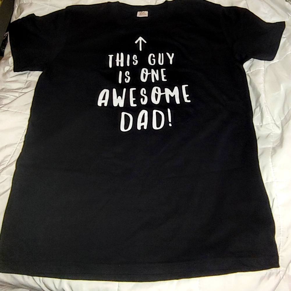 NWOT Sz Lg "Awesome Dad" Black Tee